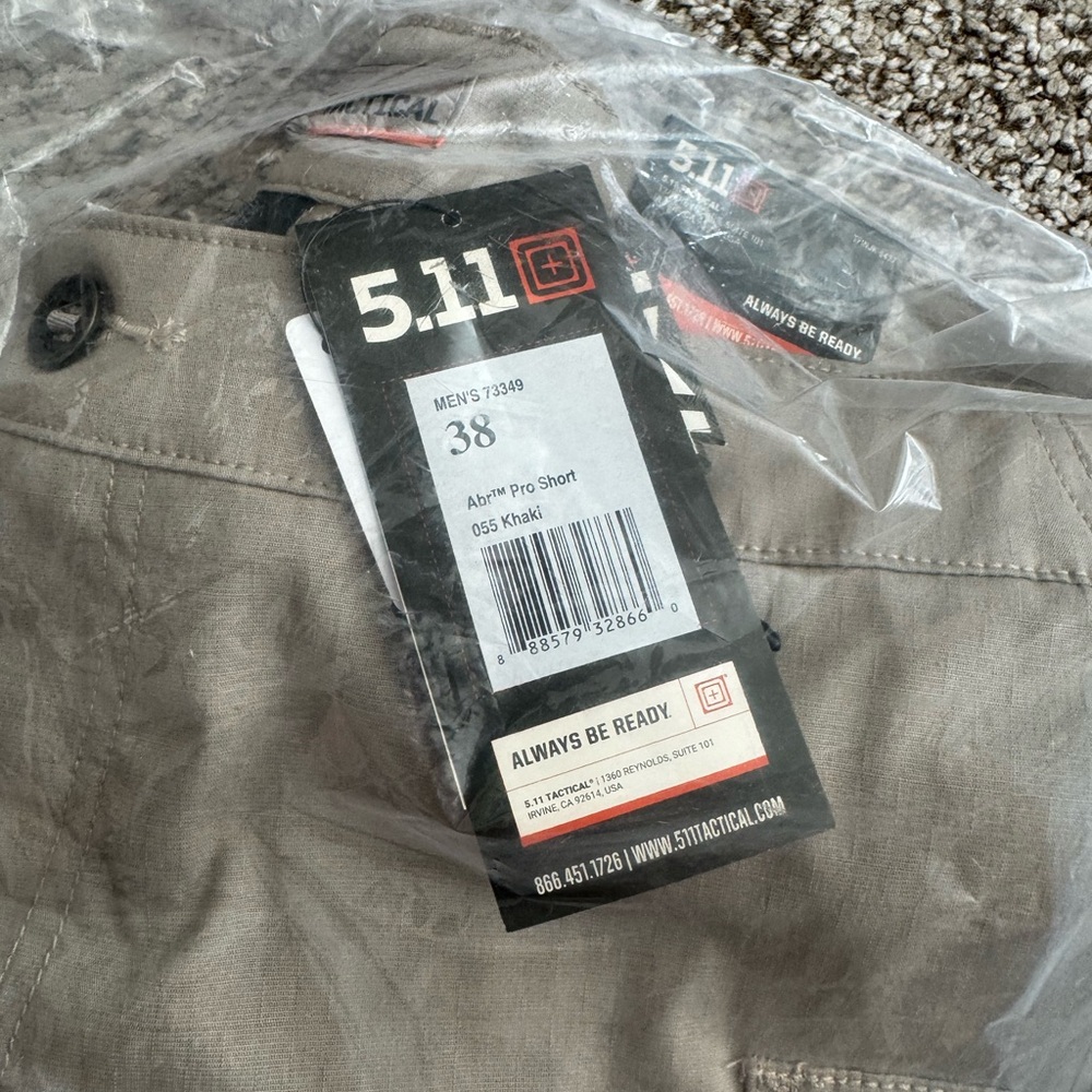 5.11 Tactical Ash Khaki Shorts - Picture 2 of 2